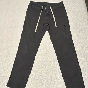 Women’s Vuori cargo pants size medium color, black